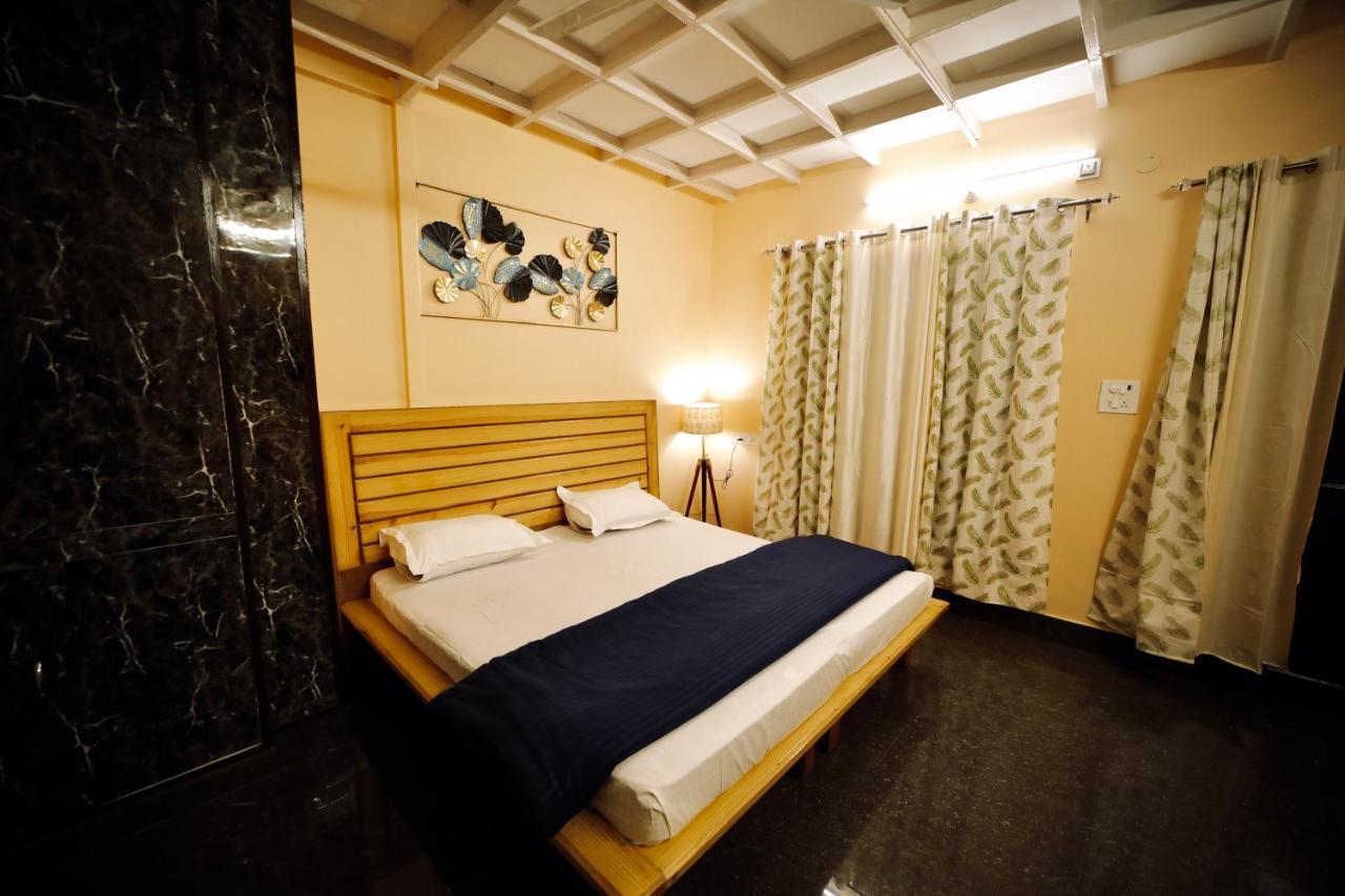 The Location, A Penthouse Hotel Dehradun Eksteriør billede