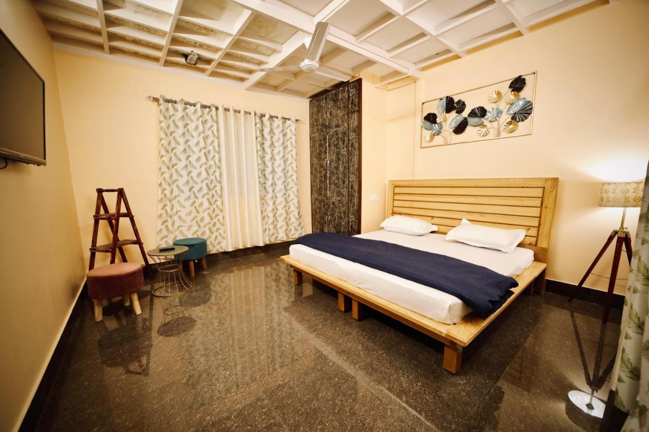 The Location, A Penthouse Hotel Dehradun Eksteriør billede