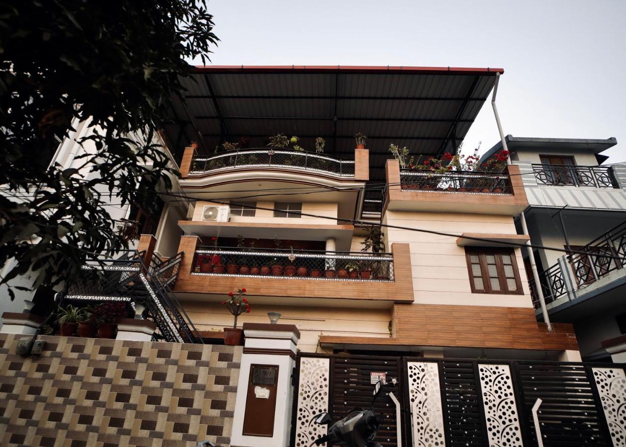 The Location, A Penthouse Hotel Dehradun Eksteriør billede