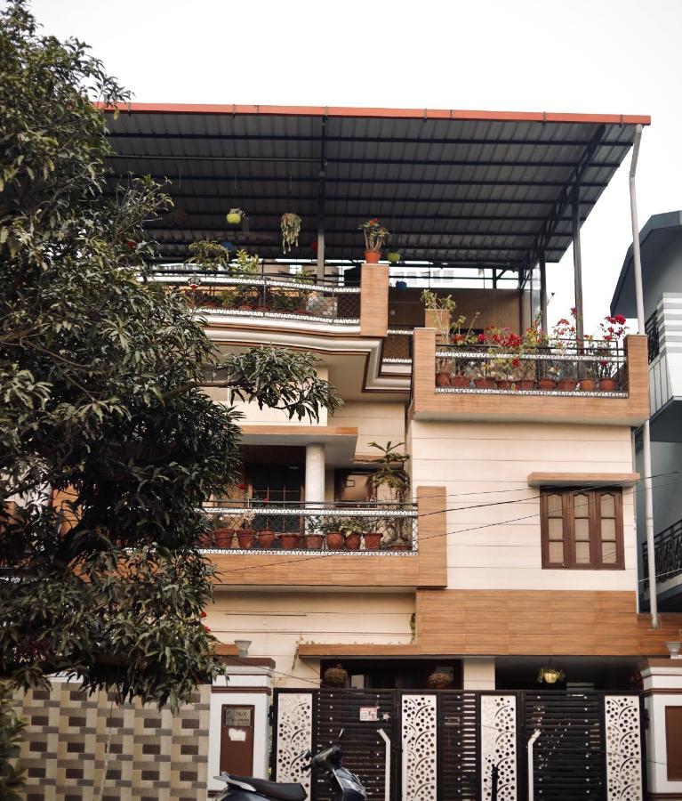 The Location, A Penthouse Hotel Dehradun Eksteriør billede
